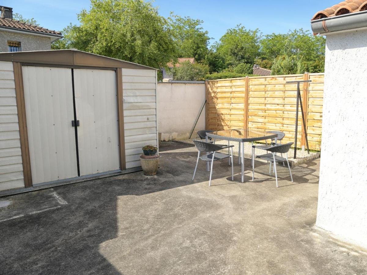 T2 - 28M2 Avec Cour Et Stationnement, Wifi Et Linge Fournis Apartment Angouleme Exterior photo
